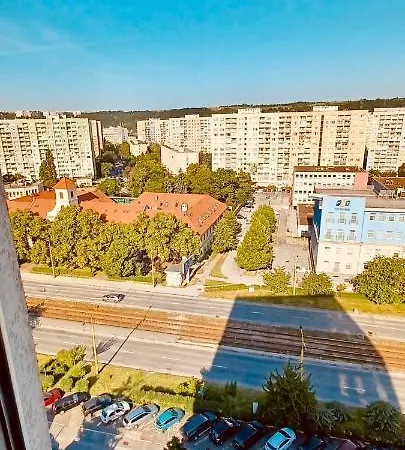 Modern Apartment, 300m From Main Street And Aupark شقة *