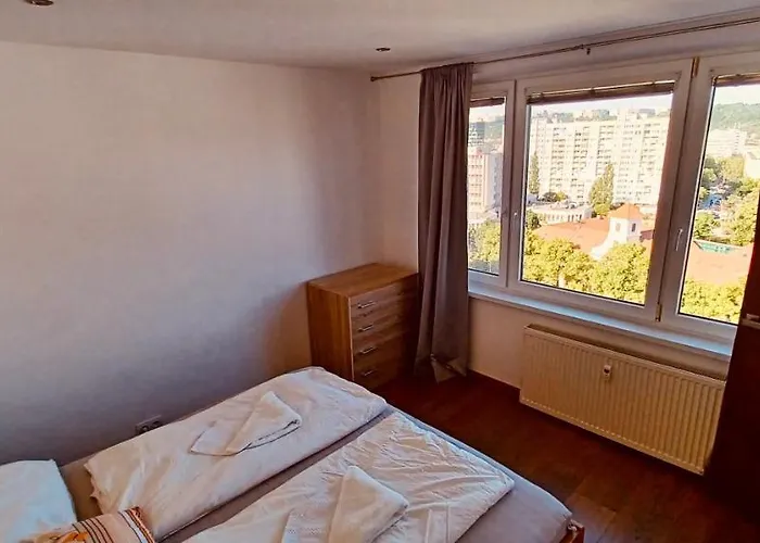 아파트 Modern Apartment, 300m From Main Street And Aupark