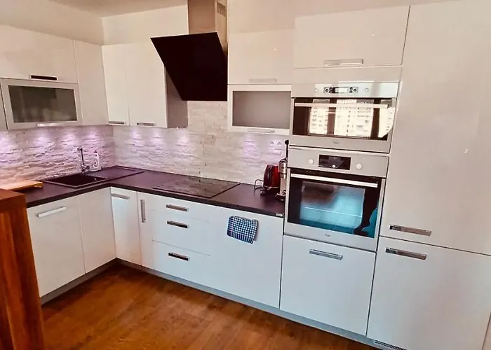 아파트 Modern Apartment, 300m From Main Street And Aupark 코시체