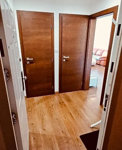 아파트 Modern Apartment, 300m From Main Street And Aupark *