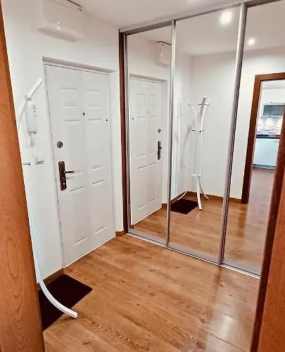 Modern Apartment, 300m From Main Street And Aupark 아파트 코시체