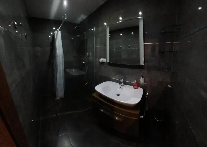 Modern Apartment, 300m From Main Street And Aupark Appartamento